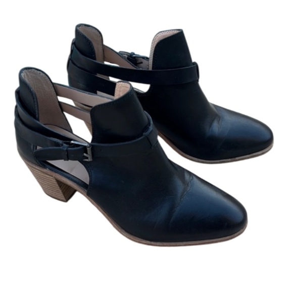 G H BASS & CO Sylvia Ankle Black Leather Bootie - Size 8 - Picture 1 of 9